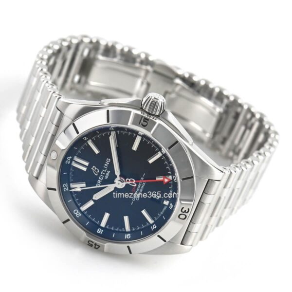 Stylish Breitling Chronomat GMT for globetrotters.