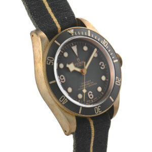 tudor black bay bronze 43mm m79250ba 0002